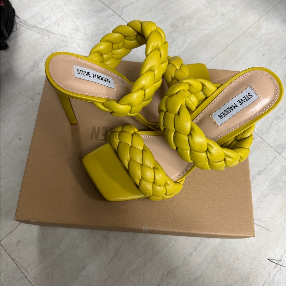 Steve Madden Kenley Citron Yellow Braided Heels Size 10 Square Toe Sandals